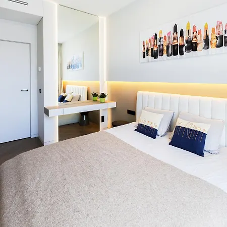 Brand New Panorama Apartment *